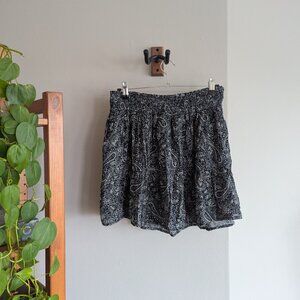 Old Navy Short Casual Skirt, Size Medium